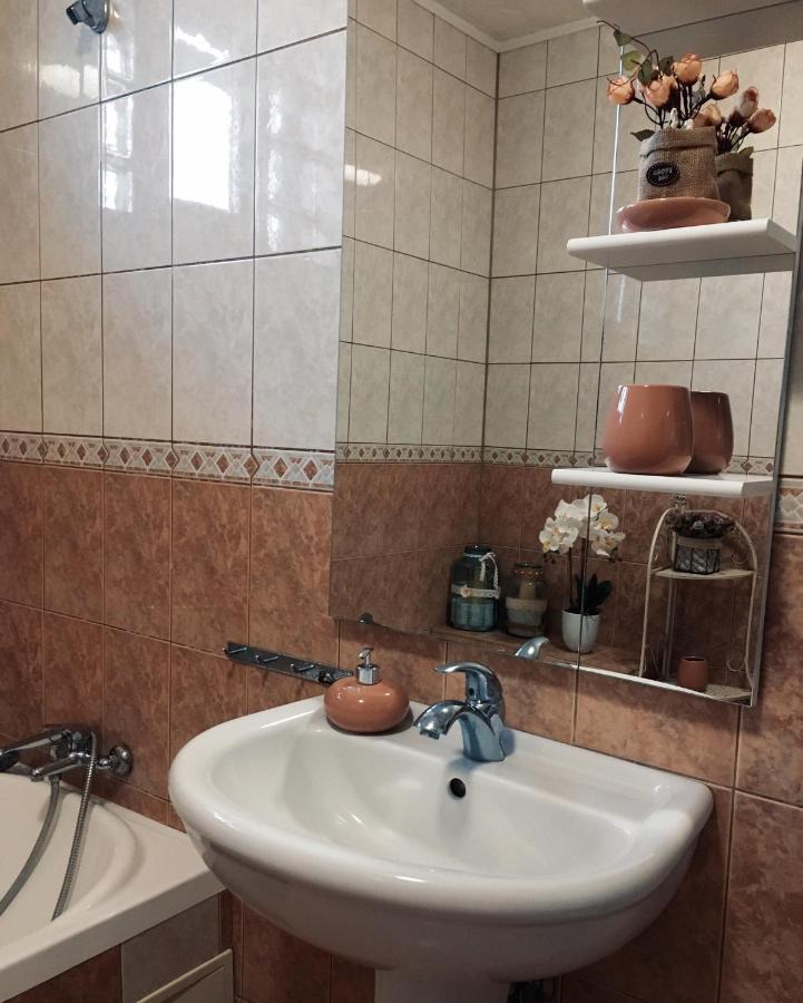 Kara Apartman Odorheiu Secuiesc Exterior foto